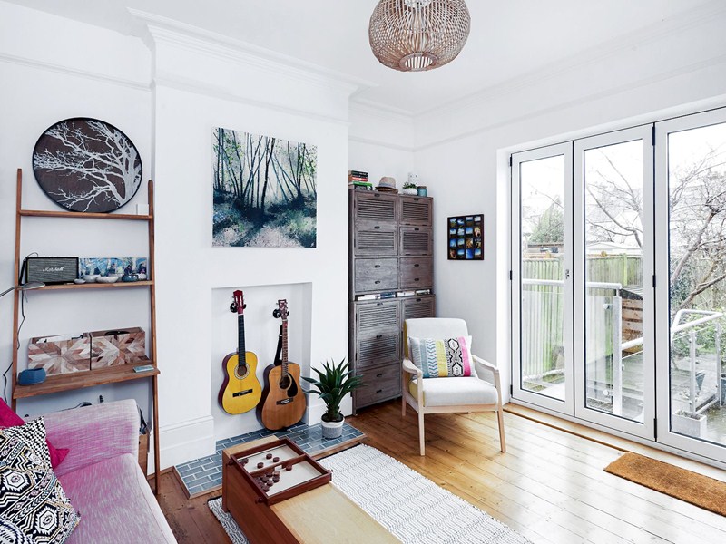 This living room in St James Road Tunbridge wells has gorgeous hardwood floors