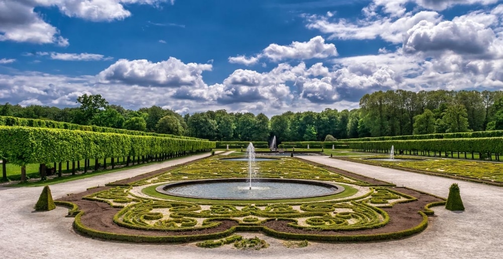 Garden with a fountain