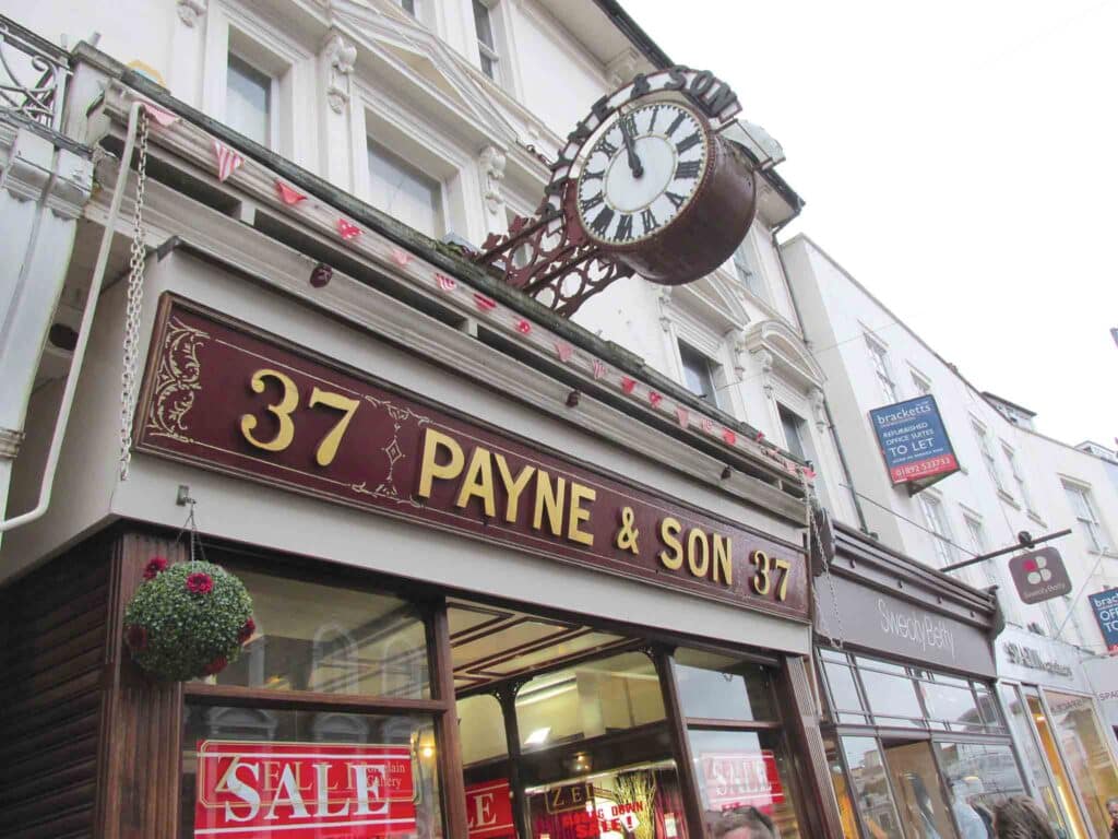 Clothing store moves in to replace iconic Tunbridge Wells shop...