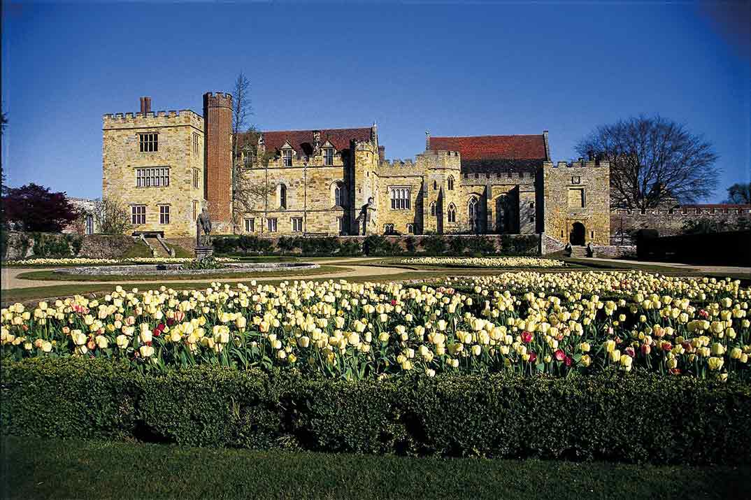 One Warwick Park 2
