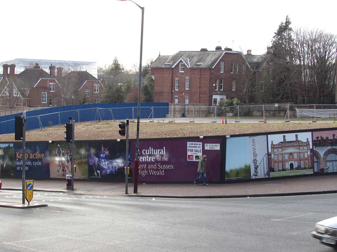 One Warwick Park 2