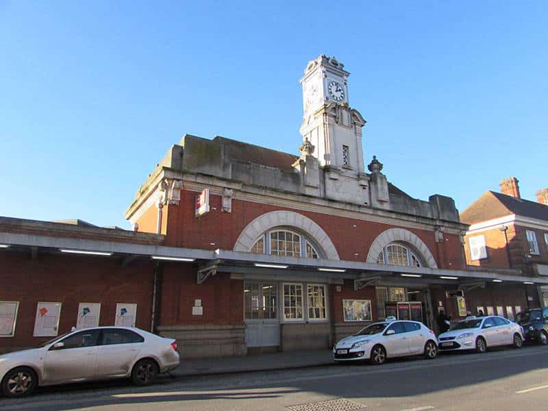Tunbridge Wells taxi drivers consider strike over racial and religious abuse