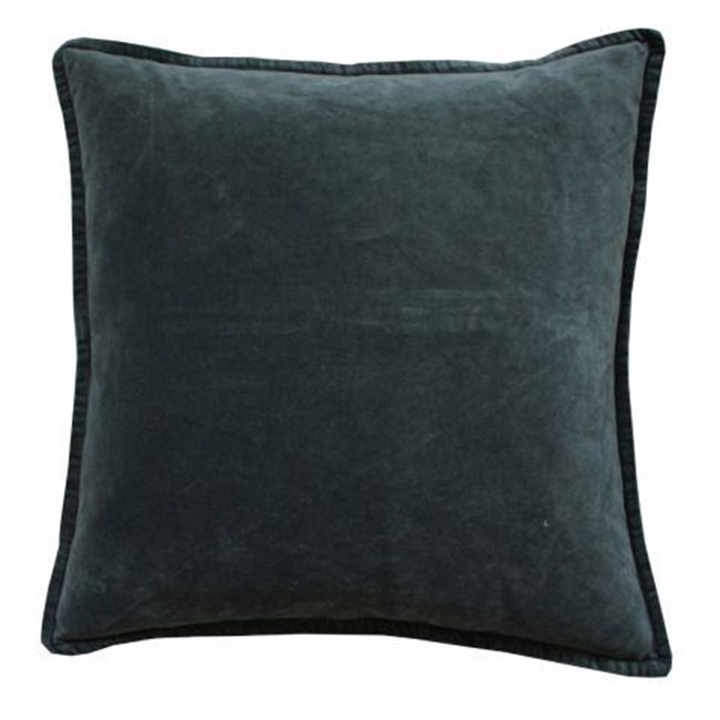 Velvet cushion in olive