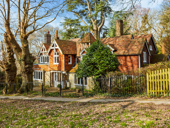 The Cottage in Tunbridge Wells is set alongside The Common, and surrounded by beauty on all sides.