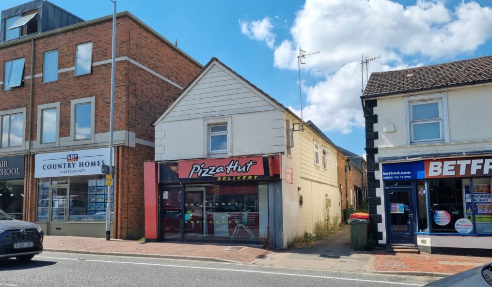 Pizza Takeaway To Be Replaced With Crazy Golf Cocktail Bar